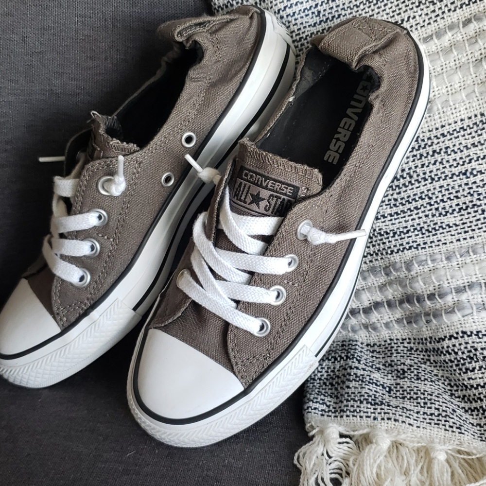 Converse sneakers 👟